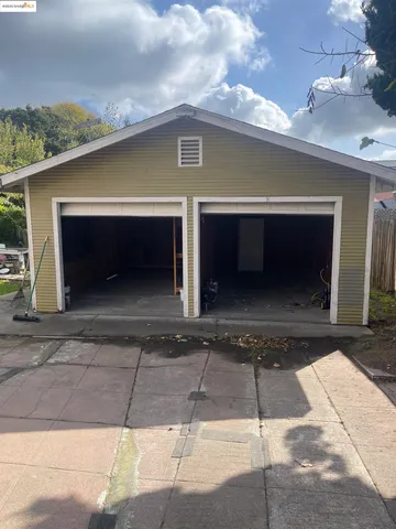 $860,000 | 2212 17th Avenue, Oakland, CA 94606