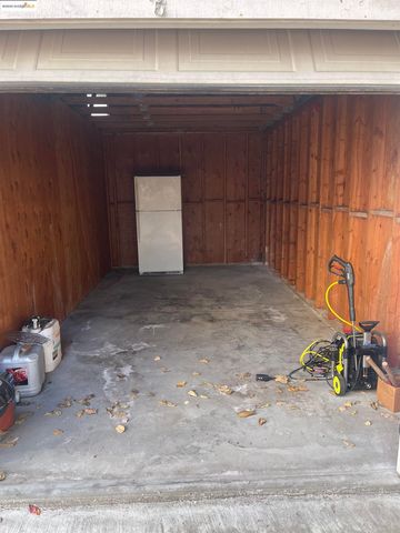 $830,000 | 2212 17th Avenue, Oakland, CA 94606