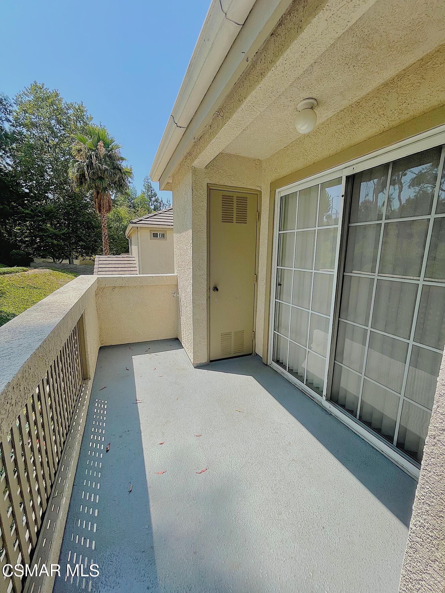 1079 Waltham Road, Unit D Simi Valley, CA 93065 - Photo 4 of 21 50843147-9558-4805-A37A-068B3C72DF26