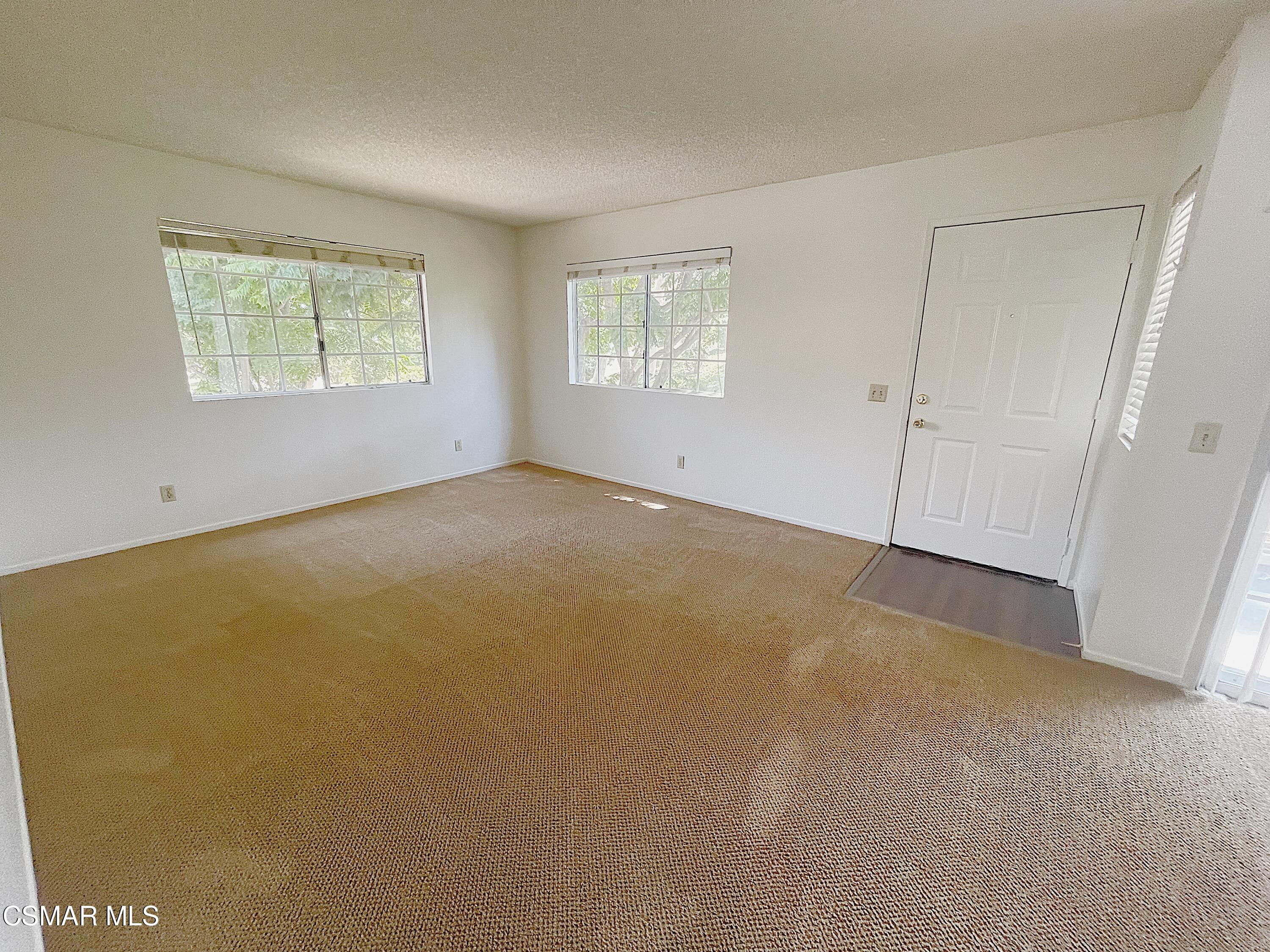 1079 Waltham Road, Unit D Simi Valley, CA 93065 - Photo 6 of 21 375788A0-027B-4E76-8E40-97E83BFA3064