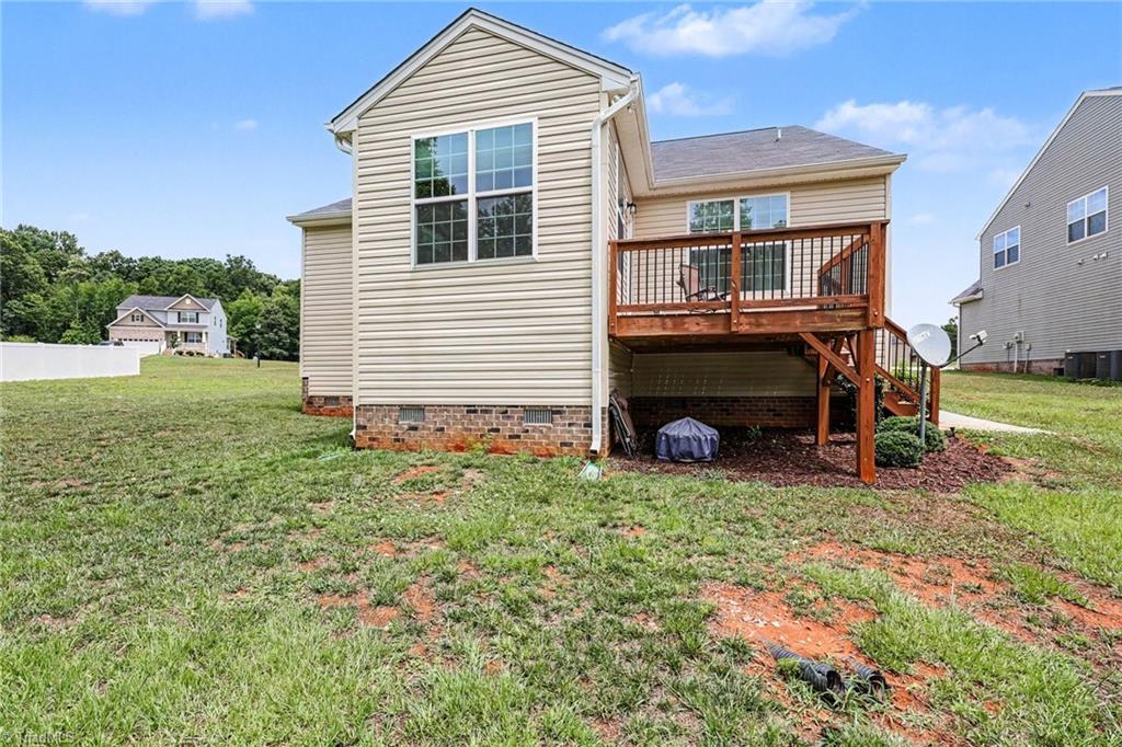 6474 Rogers Farm Road Pleasant Garden, NC 27313 - Photo 15 of 23 Back deck