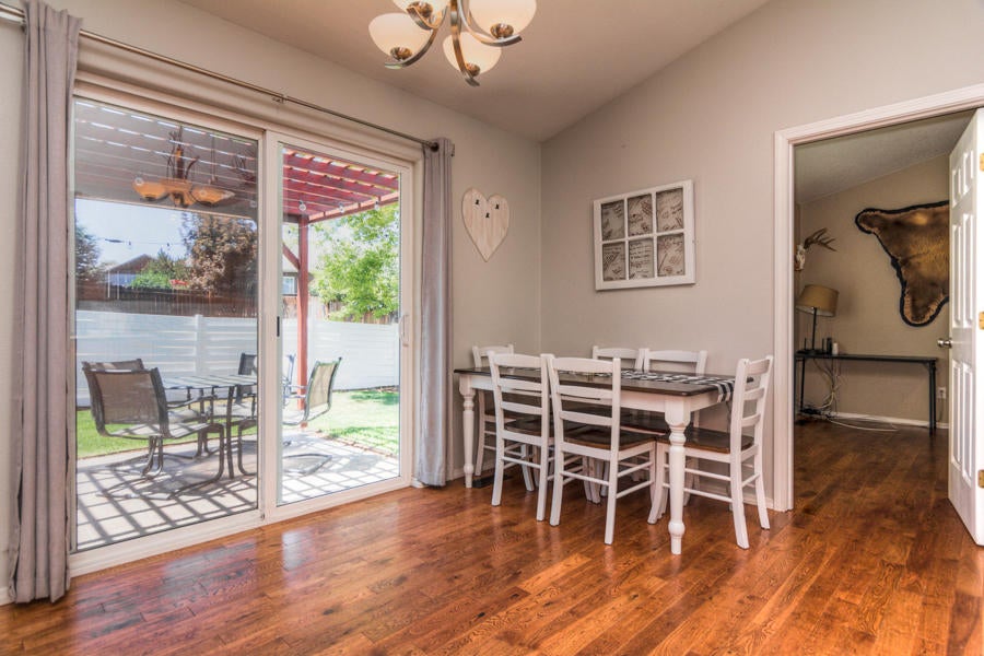 2139 Southwest 35th Street Redmond, OR 97756 - Photo 12 of 24 35th St SW 2139 Web (14 of 28)
