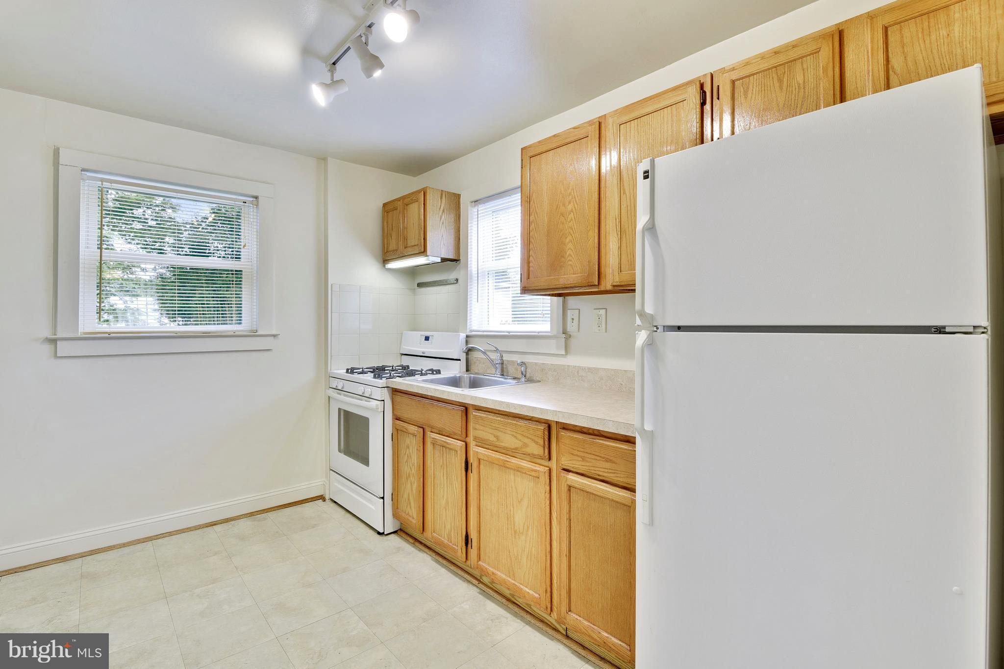 2715 Newton Street Silver Spring, MD 20902 - Photo 11 of 30 Kitchen