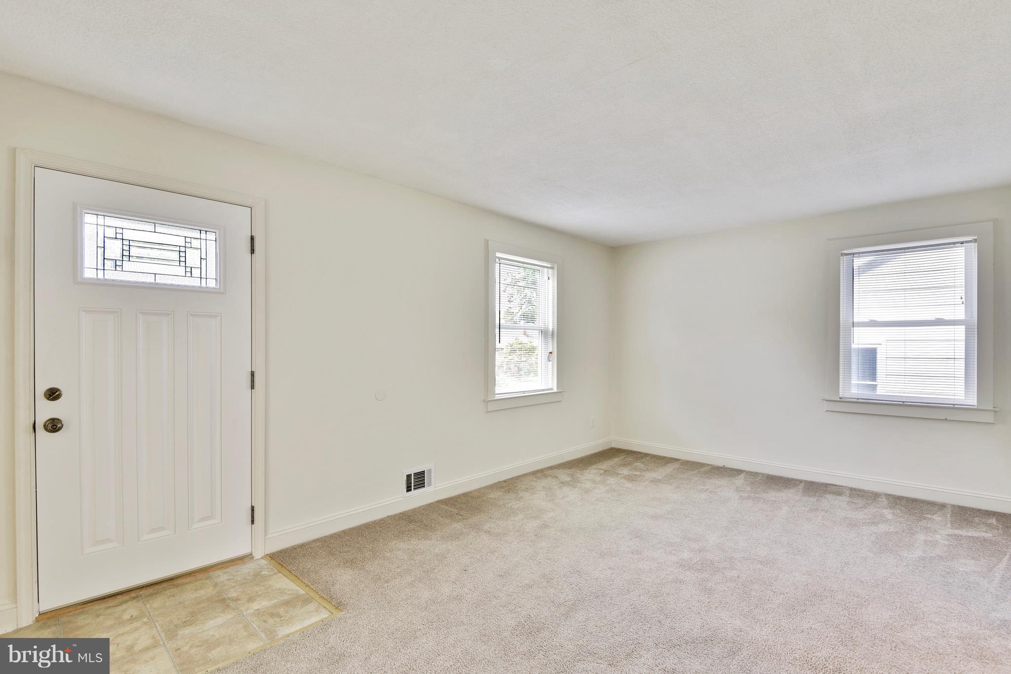 2715 Newton Street Silver Spring, MD 20902 - Photo 3 of 30 Living Room