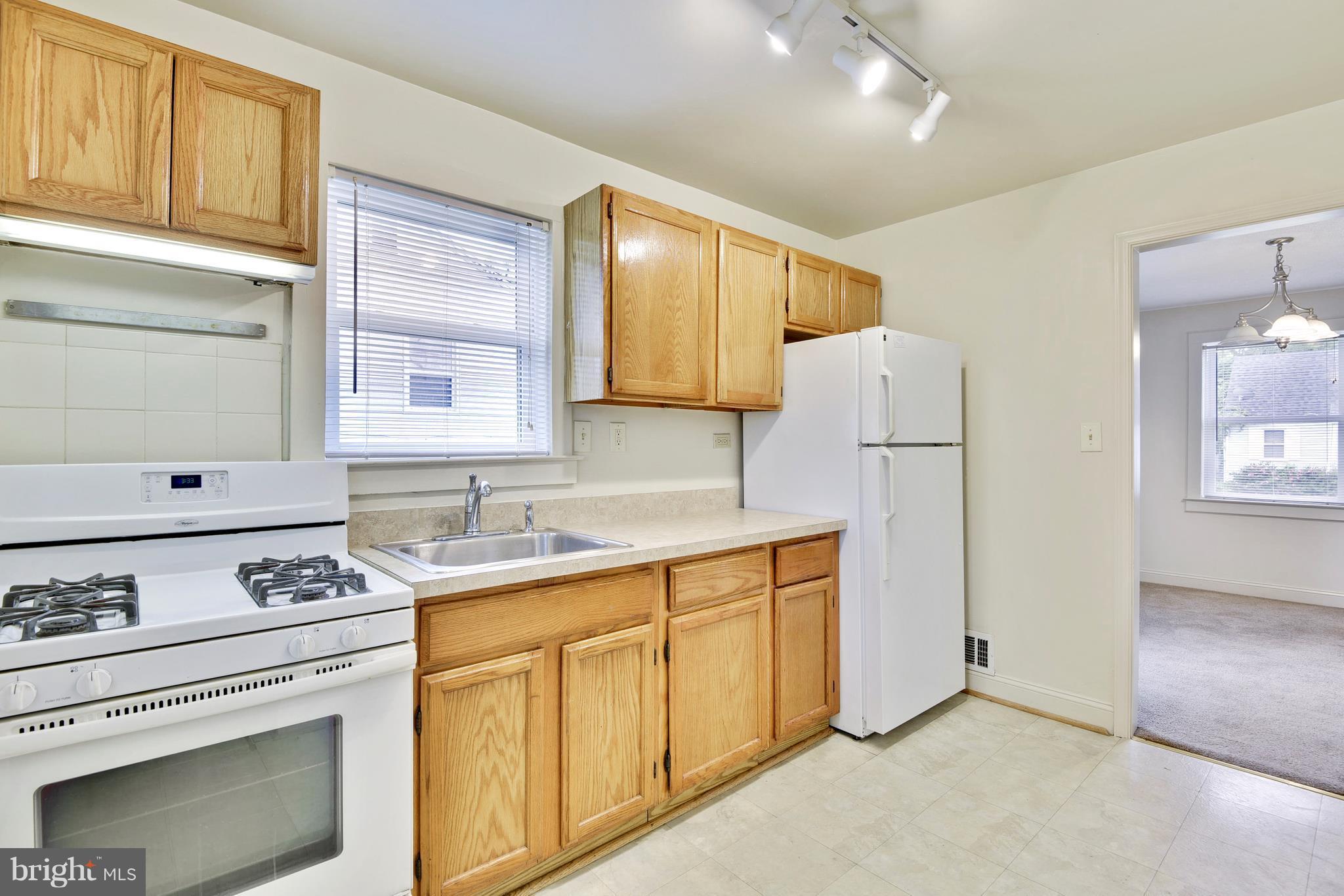 2715 Newton Street Silver Spring, MD 20902 - Photo 10 of 30 Kitchen