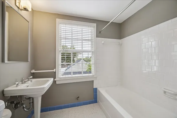 $3,500 | 2202 Colquitt Street, Houston, TX 77098