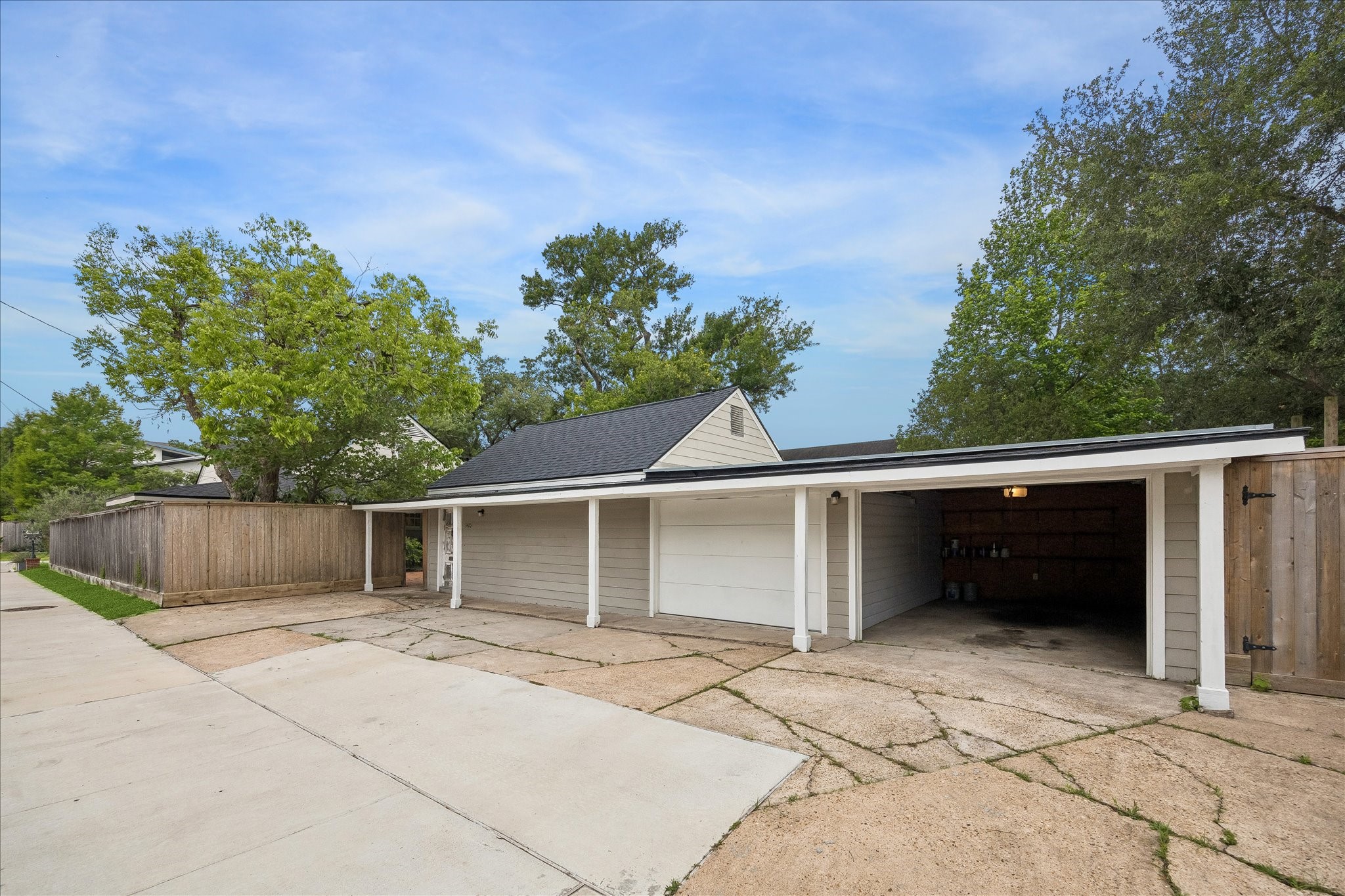 2202 Colquitt Street Houston, TX 77098 - Photo 15 of 19 front view of a house with a yard