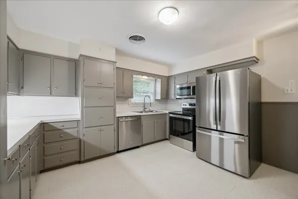 $3,500 | 2202 Colquitt Street, Houston, TX 77098