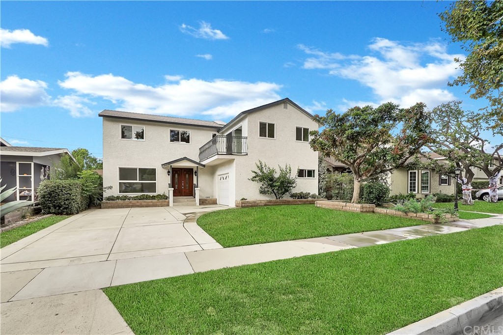 2913 North Studebaker Road Long Beach, CA 90815 - Photo 1 of 1 Gallery Image 1