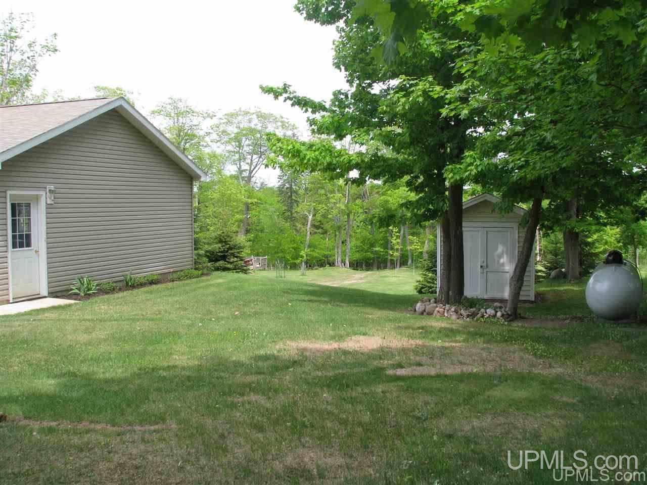E-21652 West Ridge Road Grand Marais, MI 49839 - Photo 9 of 24 Gallery Image 9