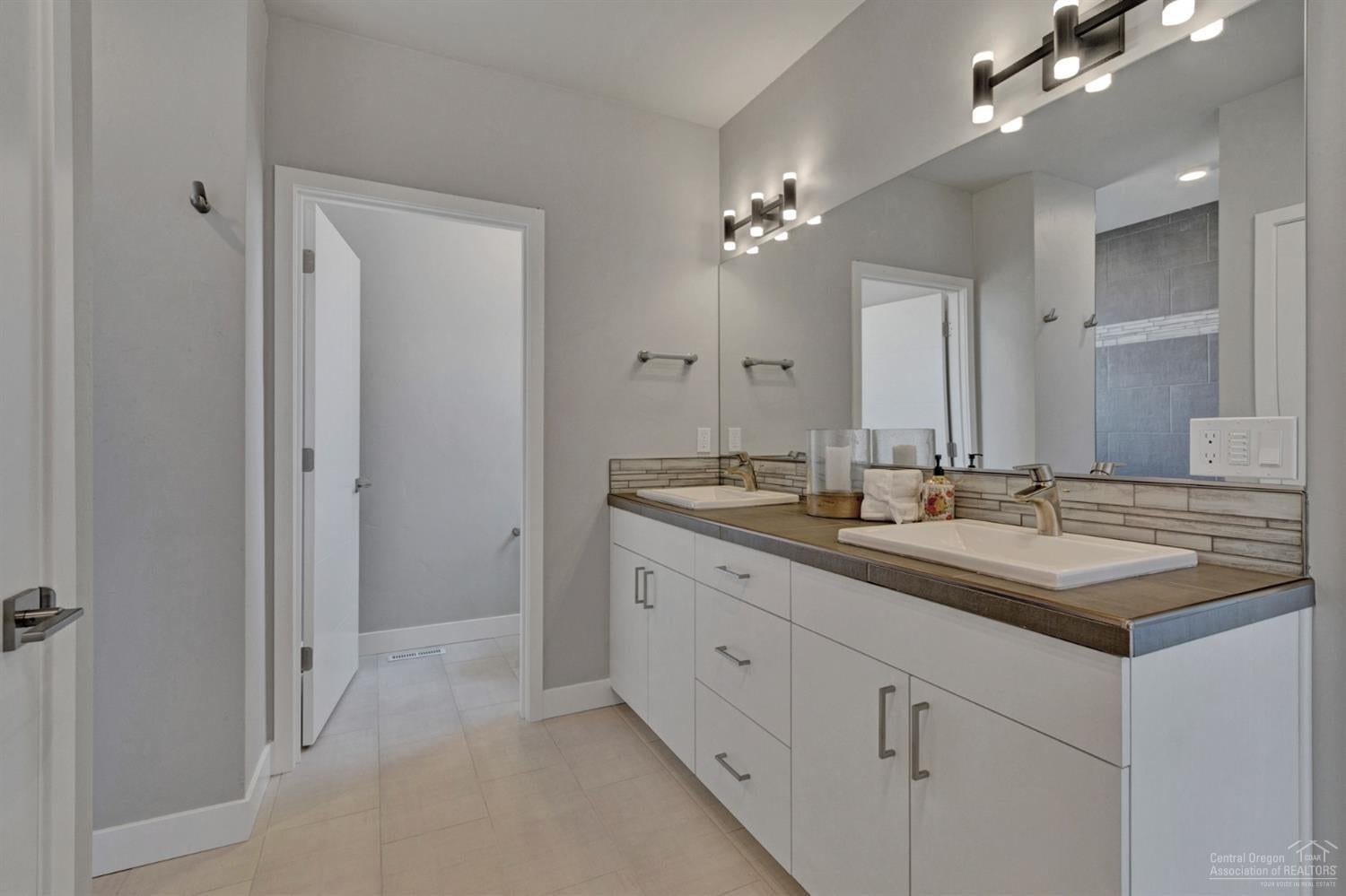 674 Northwest Rimrock Drive Redmond, OR 97756 - Photo 17 of 25 Additional Photo