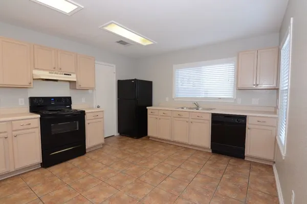 $1,950 | 10316 Garbacz Drive, Austin, TX 78748