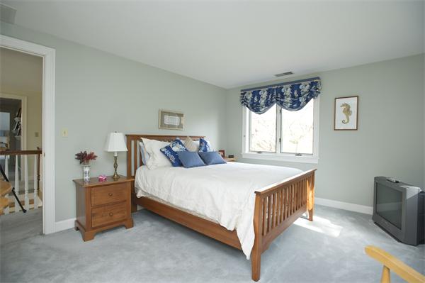 17 Whittier Road Marblehead, MA 01945 - Photo 19 of 24