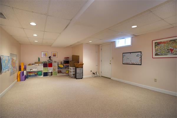 17 Whittier Road Marblehead, MA 01945 - Photo 22 of 24