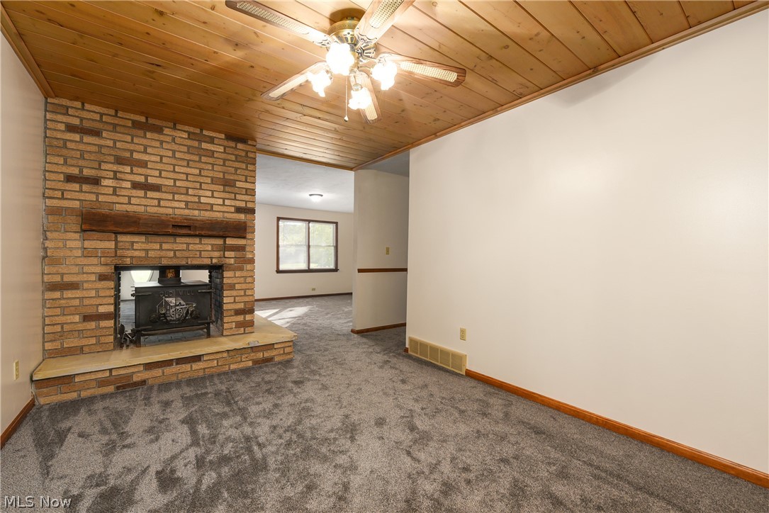 5950 Oak Point Road Lorain, OH 44053 - Photo 6 of 35 Gallery Image 6