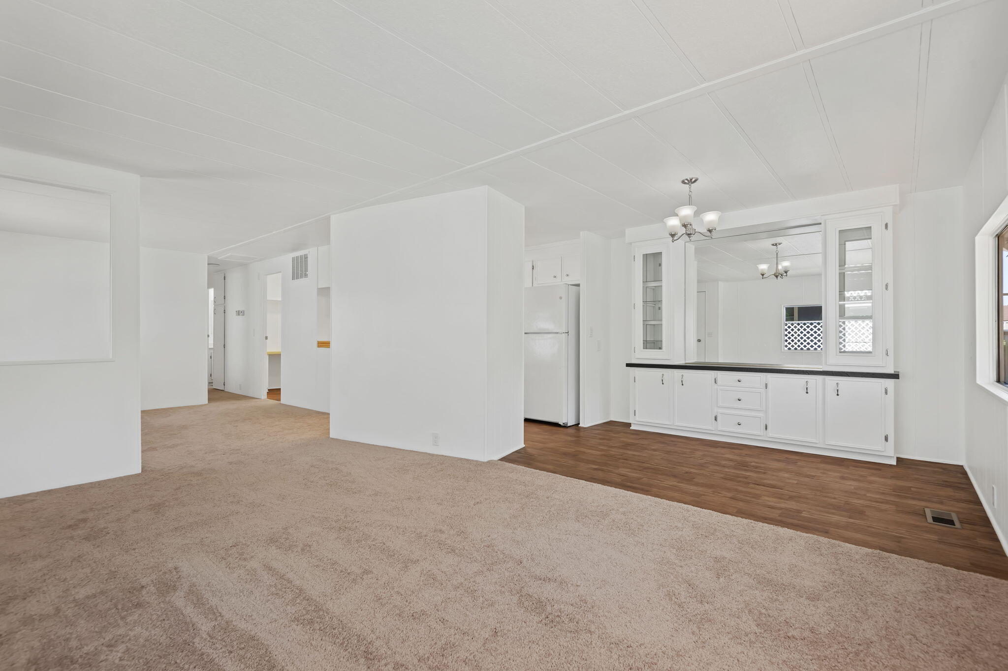 333 Old Mill Road, Unit SPC 285 Santa Barbara, CA 93110 - Photo 3 of 22 Living Room