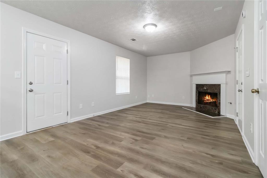 4835 Haymarket Trail Decatur, GA 30035 - Photo 8 of 38