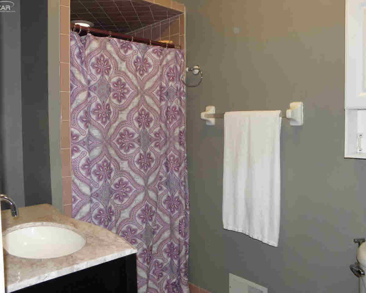 3173 North Linden Road Flint, MI 48504 - Photo 17 of 43 21290274-16.JPG
