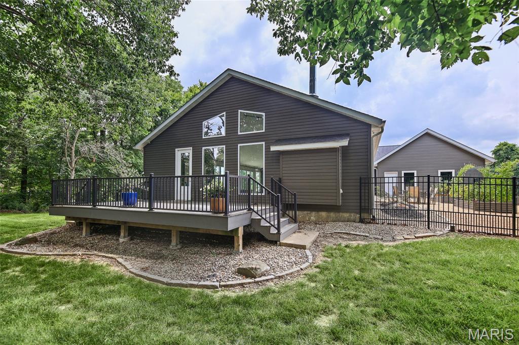 8125 Lost Bridge Road Bethalto, IL 62010 - Photo 2 of 41