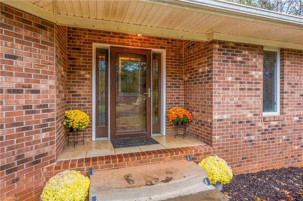2044 Brims Grove Road Pinnacle, NC 27043 - Photo 3 of 46