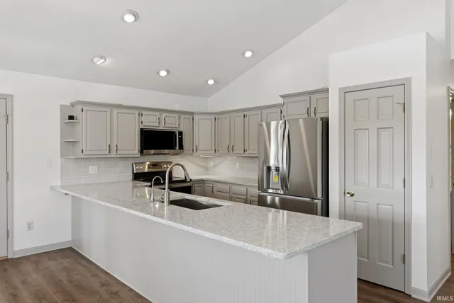 $529,900 | 2915 Highway 827, Angola, IN 46703