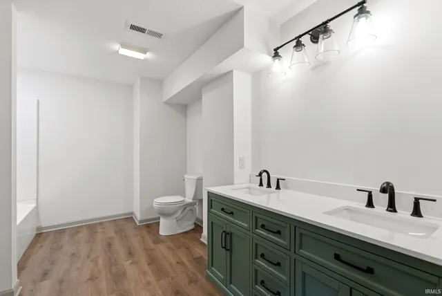 $529,900 | 2915 Highway 827, Angola, IN 46703