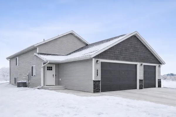 $369,900 | 2992 74th Avenue South, Fargo, ND 58104