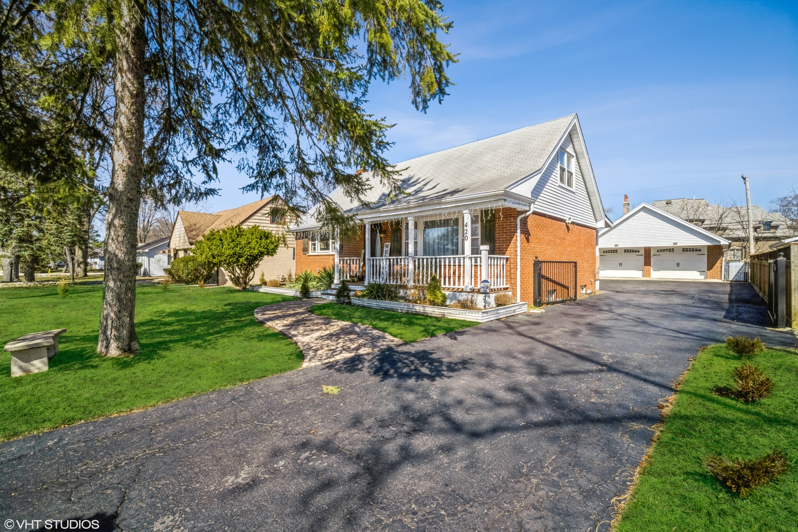 420 West Kensington Road Mount Prospect, IL 60056 - Photo 2 of 13 a view of house with entertaining space