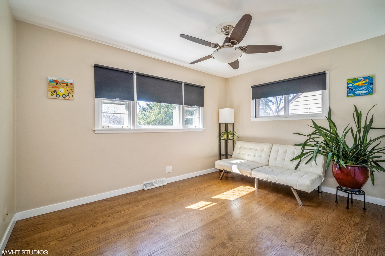 420 West Kensington Road Mount Prospect, IL 60056 - Photo 10 of 13 a living room with furniture and a large window