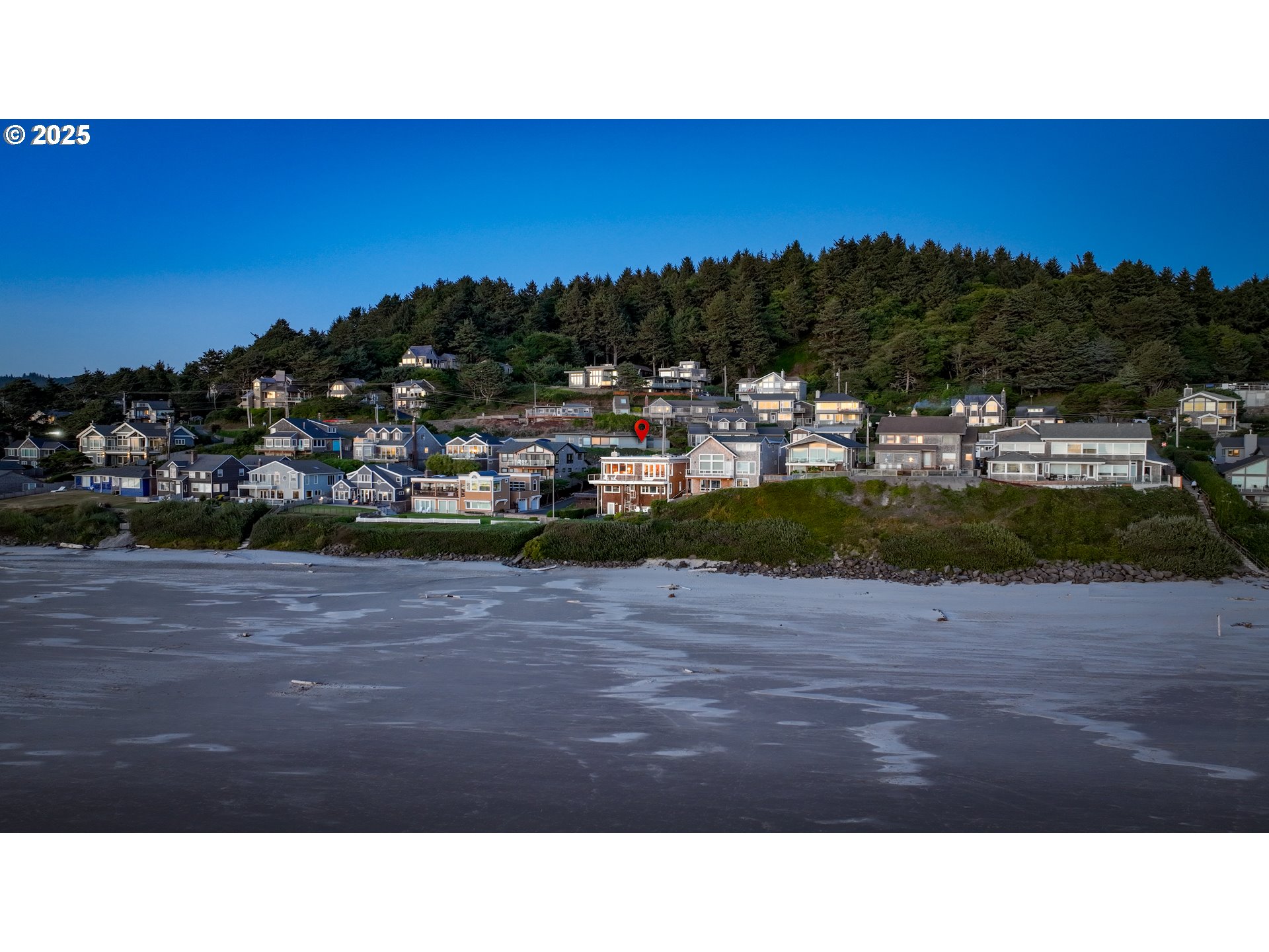 1880 Pacific Avenue Cannon Beach, OR 97110 - Photo 4 of 48 a view of a city