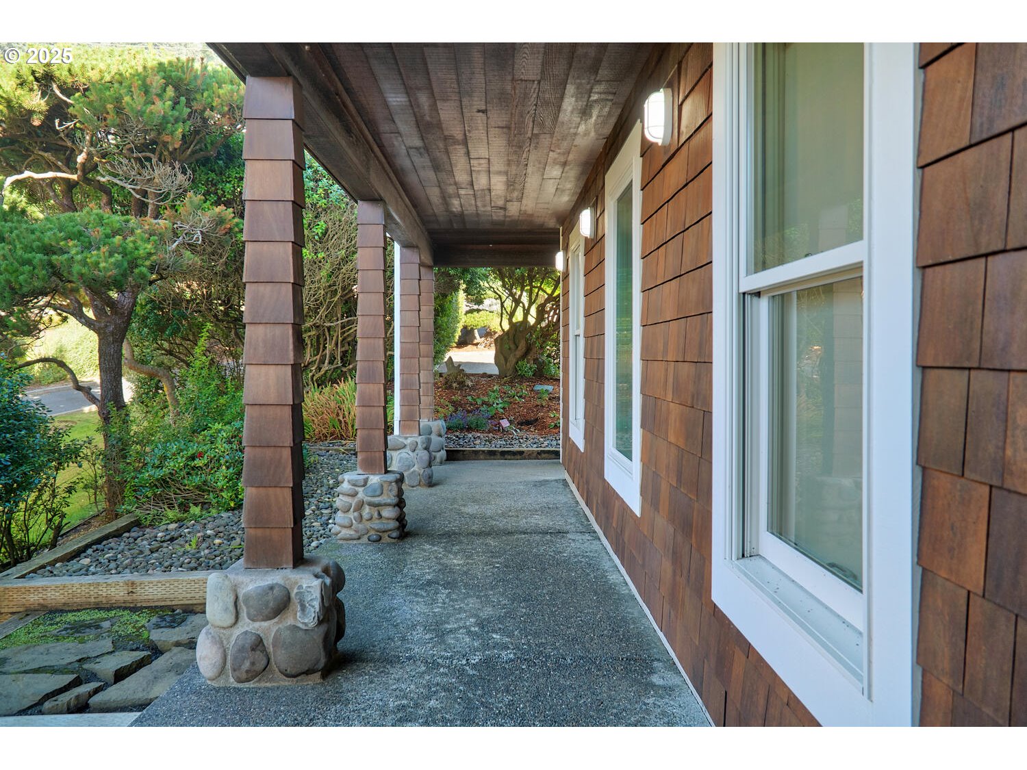 1880 Pacific Avenue Cannon Beach, OR 97110 - Photo 10 of 48 a view of a porch