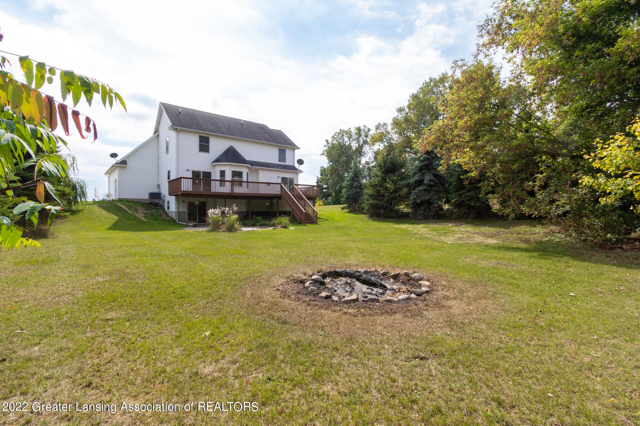 724 West Windward Way Perry, MI 48872 - Photo 39 of 47 back