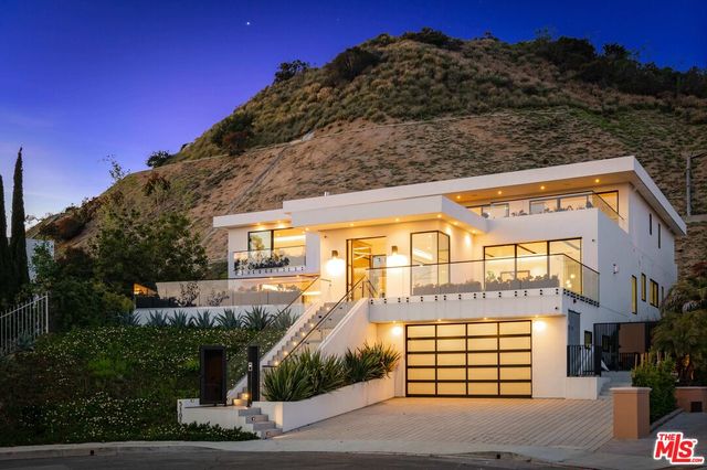 $8,895,000 | 5107 Los Hermosos Way, Los Angeles, CA 90027