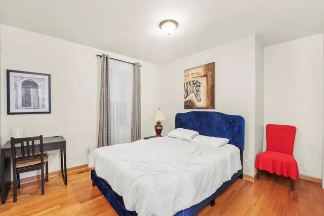 $2,250 | 624 South Oakley Boulevard, Unit 2, Chicago, IL 60612