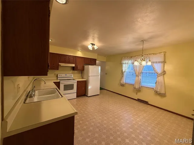 $245,000 | 1115 Robert Drive, Godfrey, IL 62035