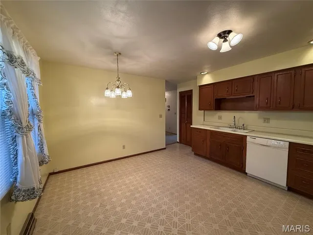 $245,000 | 1115 Robert Drive, Godfrey, IL 62035