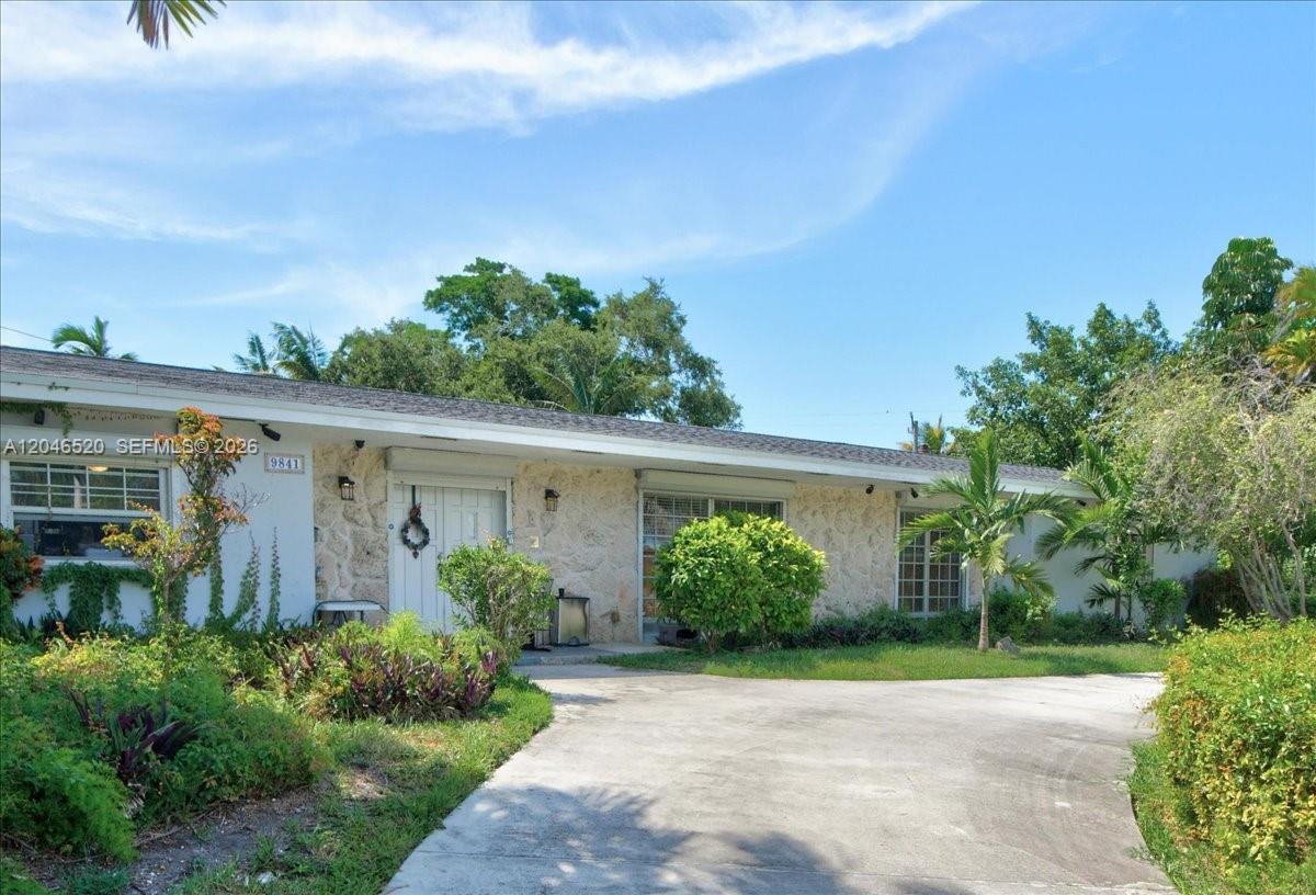 9841 Southwest 157th Terrace Miami, FL 33157 - Photo 5 of 54
