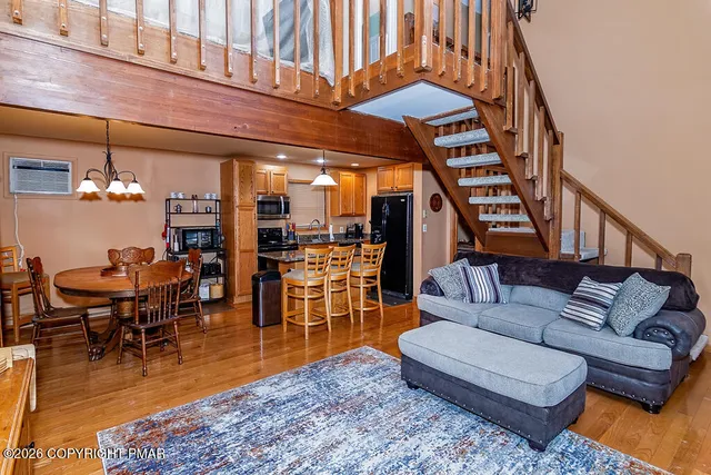 $314,900 | 122 Dover Drive, Bushkill, PA 18324