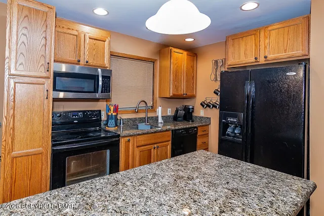 $314,900 | 122 Dover Drive, Bushkill, PA 18324