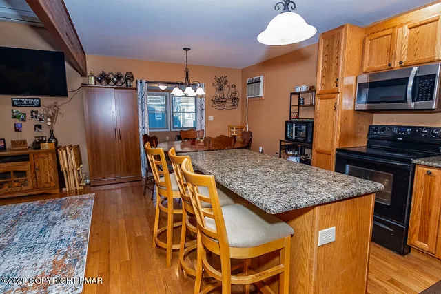 $314,900 | 122 Dover Drive, Bushkill, PA 18324