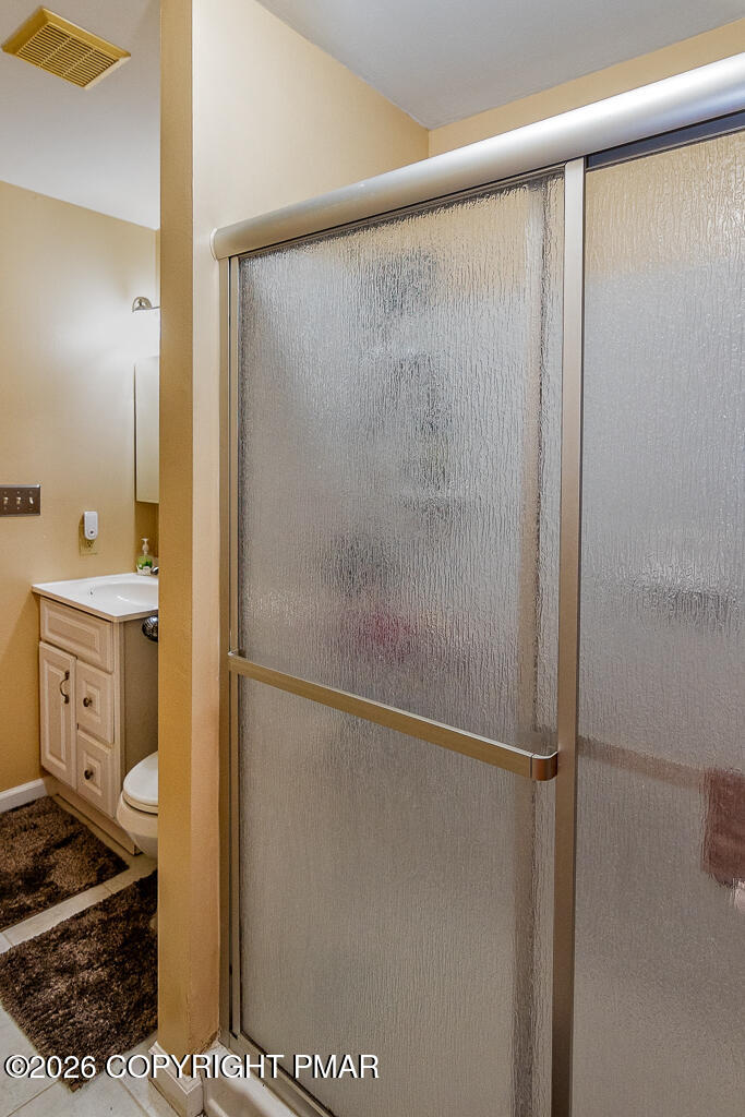 122 Dover Drive Bushkill, PA 18324 - Photo 26 of 45 a bathroom with a shower