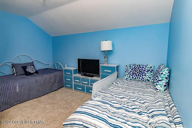 $314,900 | 122 Dover Drive, Bushkill, PA 18324