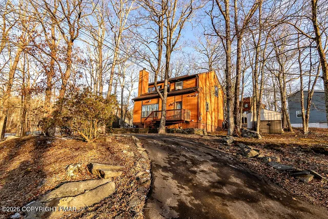 $314,900 | 122 Dover Drive, Bushkill, PA 18324