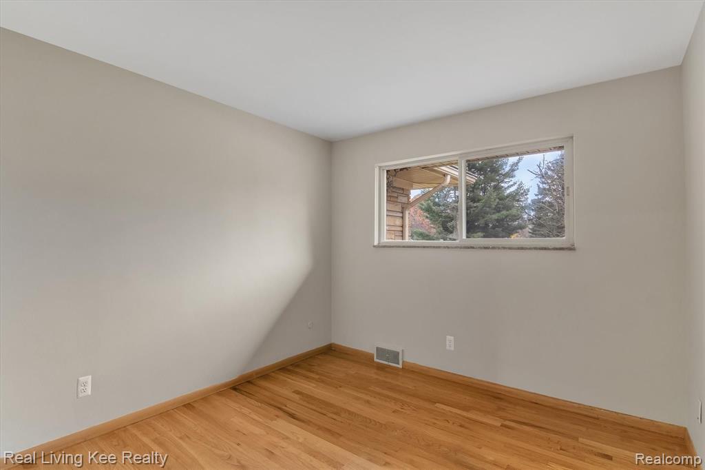 710 Castlebar Drive Rochester Hills, MI 48309 - Photo 21 of 35