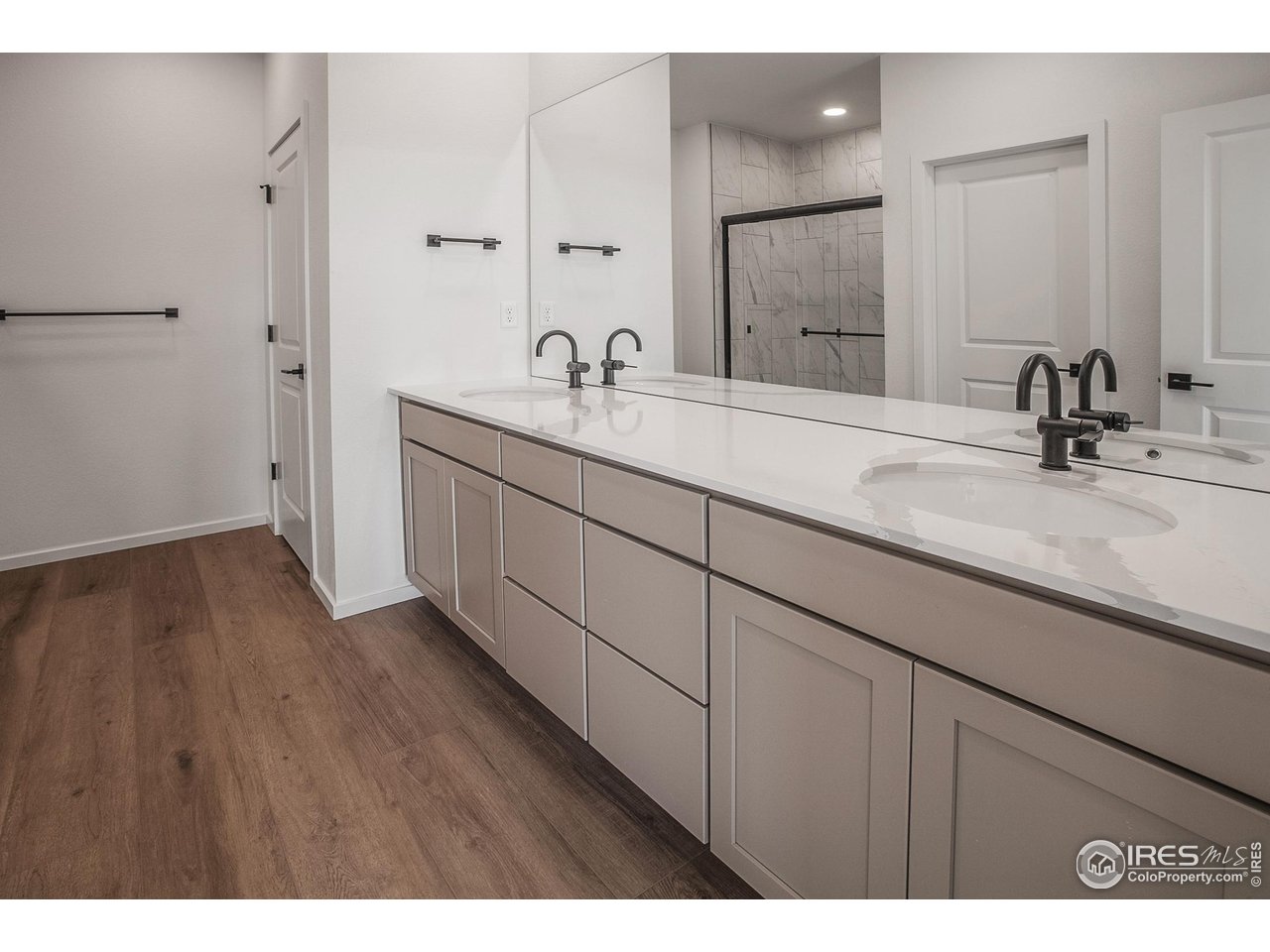 6071 Red Barn Road Timnath, CO 80547 - Photo 24 of 40 MASTER BATH