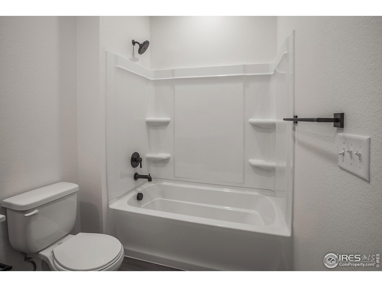 6071 Red Barn Road Timnath, CO 80547 - Photo 6 of 40 SECONDARY BATH