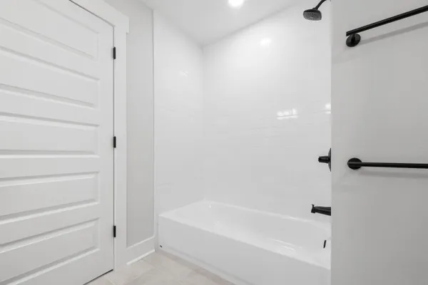 $2,250 | 710 Dale Place, Unit 2, Fort Walton Beach, FL 32547