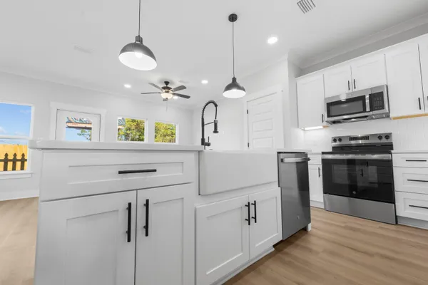 $2,250 | 710 Dale Place, Unit 2, Fort Walton Beach, FL 32547