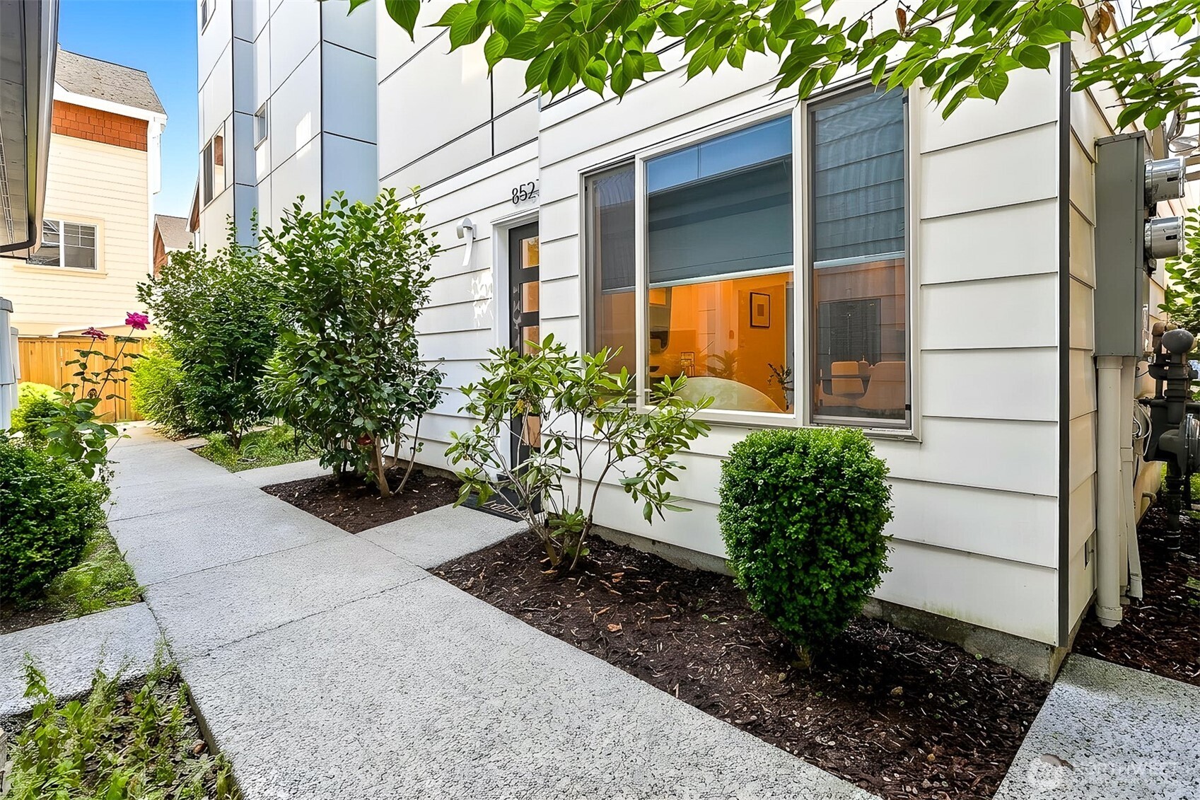 8527 Interlake Avenue North Seattle, WA 98103 - Photo 1 of 38 Gallery Image 1