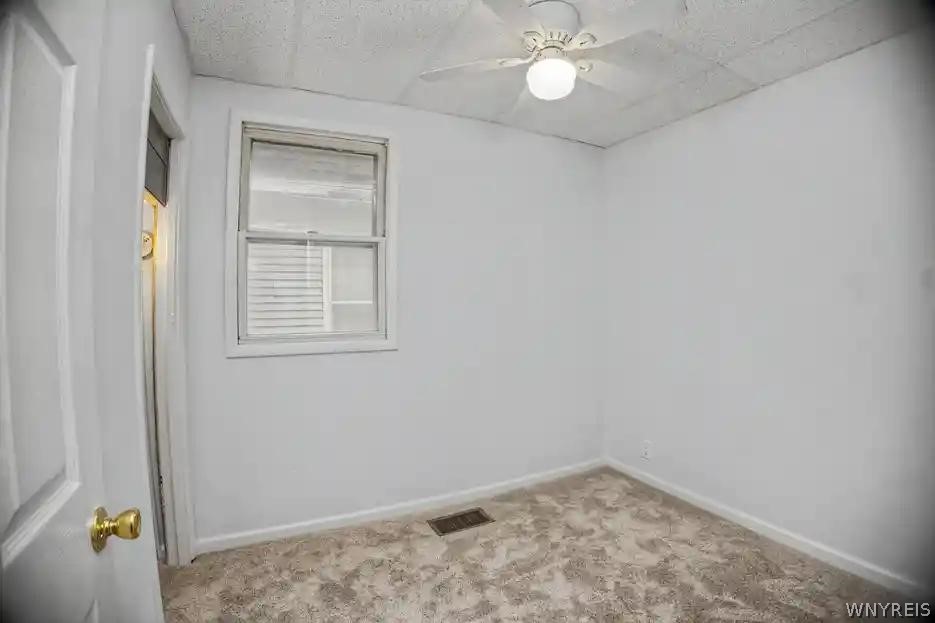 31 Riverside Avenue Buffalo, NY 14207 - Photo 22 of 29